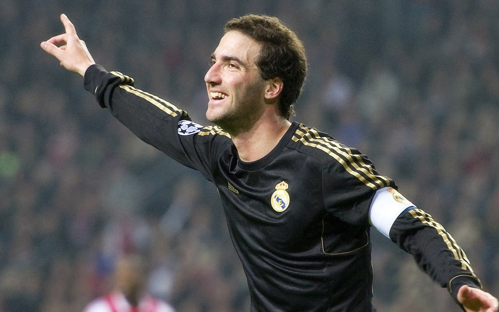 AIYOUXI.COM-中超俱乐部搭建线上亲子课堂拉近球员家庭距离